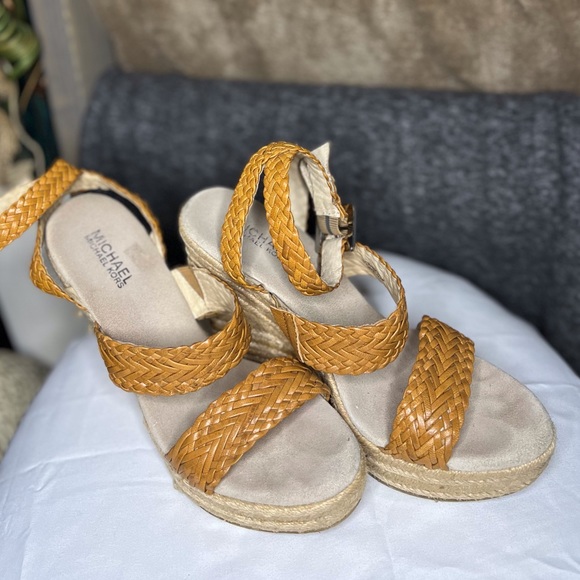MICHAEL Kors womens wedges - Picture 4 of 14